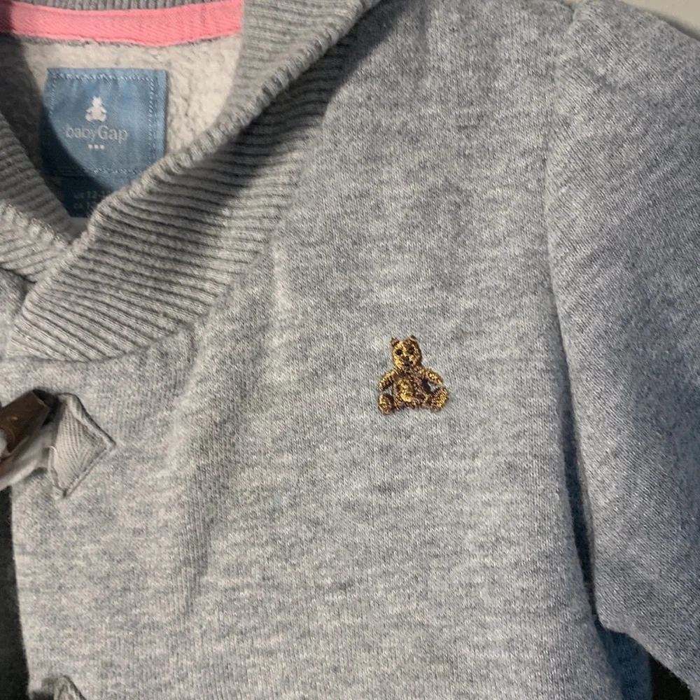 Baby Gap Gray Sweater w. Tiny Teddy Bear on Front Size 12-18 Month